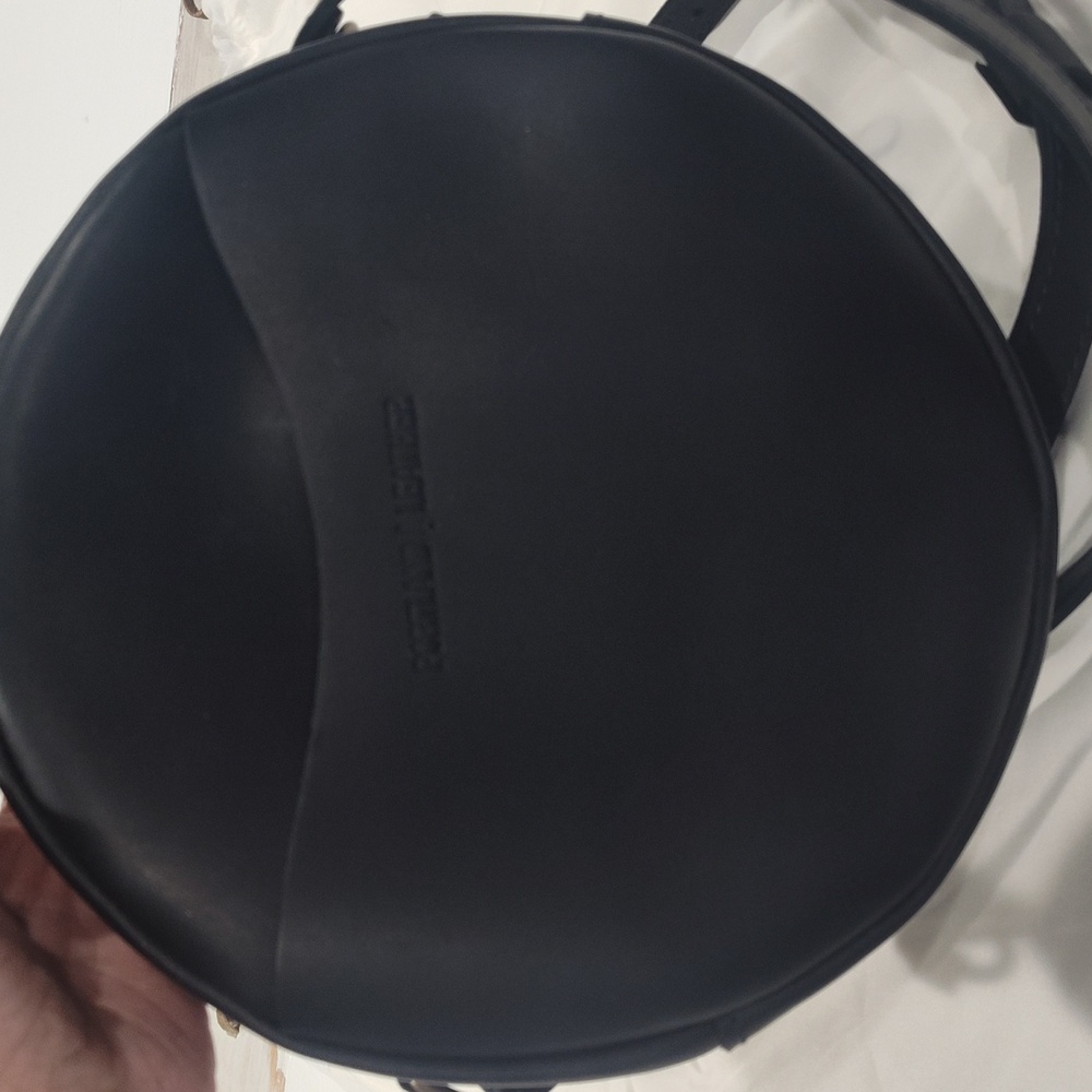Portland Leather Large Circle Crossbody Bag In Black - Picture 7 of 11
